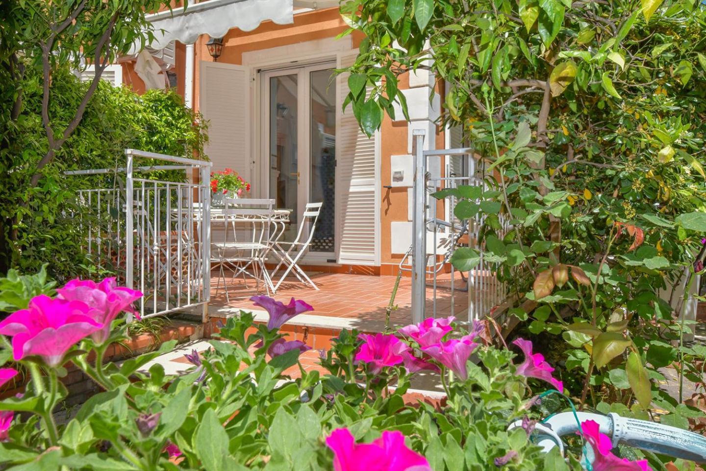 La Bouganville Holiday House Агрополи Экстерьер фото