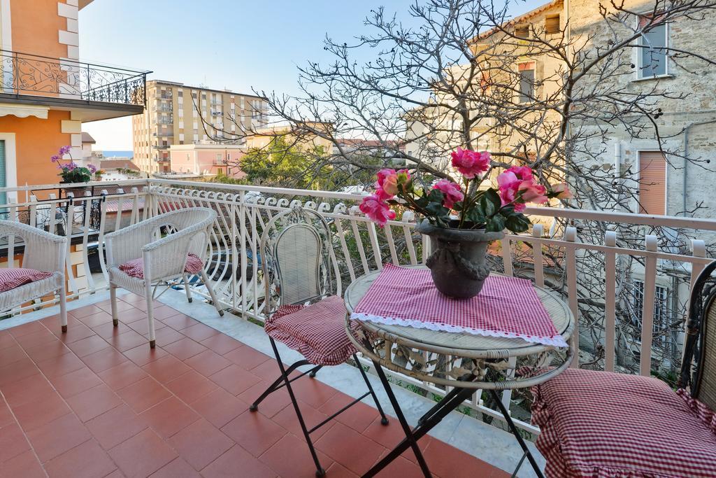 La Bouganville Holiday House Агрополи Экстерьер фото